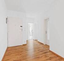 Charmante 3 Zimmer - Wohnung inkl. Stellplatz, Südbalkon und Blick ins Grüne - bezugsfrei und modernisierungsbereit! - Hamburg Rahlstedt