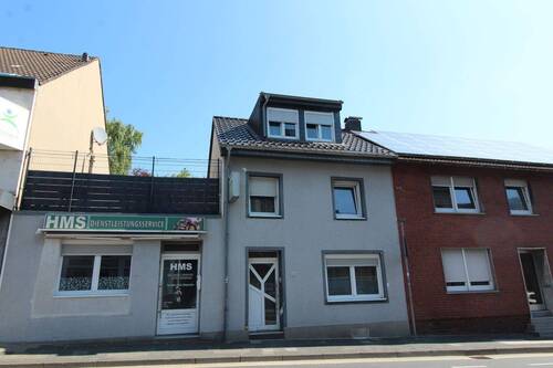 Hausansicht - 7 Zimmer Mehrfamilienhaus, Wohnhaus zum Kaufen in Geilenkirchen