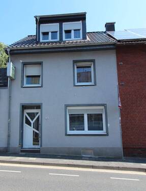Hausansicht - 7 Zimmer Mehrfamilienhaus, Wohnhaus in Geilenkirchen