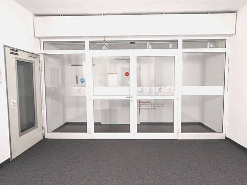 Zugang Büroetage - Büro mit 355,50 m&sup2; in Grevenbroich zur Miete