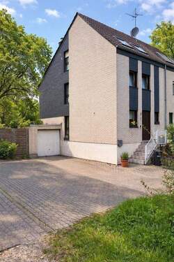Hausansicht - Doppelhaushälfte mit 154,00 m&sup2; in Köln zum Kaufen