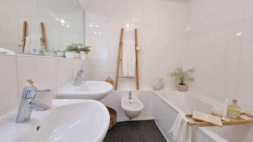 Geräumiges Badezimmer - 