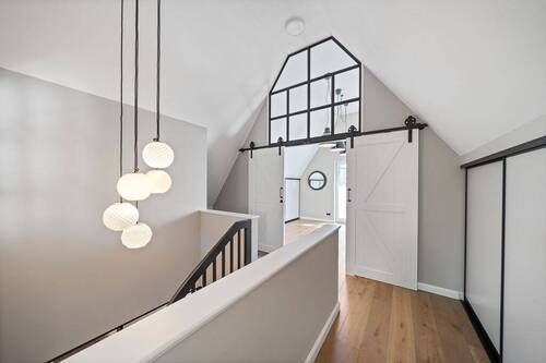 Gallerie im Dachgeschoß mit zwei Zimmern - 