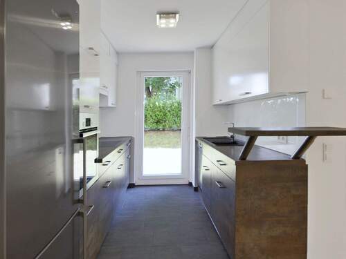 Moderne Einbauküche - 3 Zimmer Etagenwohnung zur Miete in Ludwigsburg