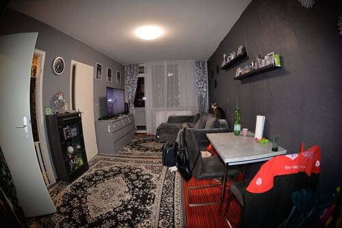 Wohnzimmer - 2 Zimmer Etagenwohnung zum Kaufen in Köln