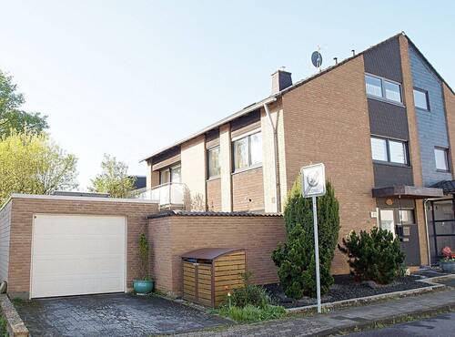 Front.jpg - ***Traumhafte, top-gepflegte Immobilie mit durchdachtem Grundriss und künftigen Ausbauoptionen***