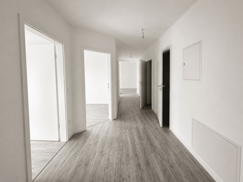 Flur - Bezugsbereite 4-Zimmer-Wohnung im Erdgeschoss - frisch umgebaut und vielseitig nutzbar