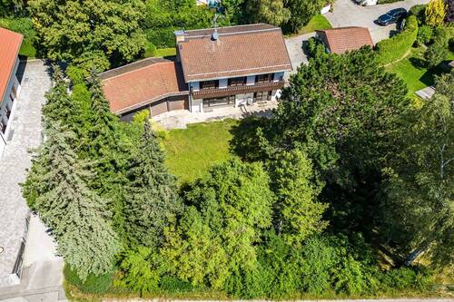 Grundstück mit Altbestand - Doppelhaushälfte mit 162,60 m² in Berg zum Kaufen
