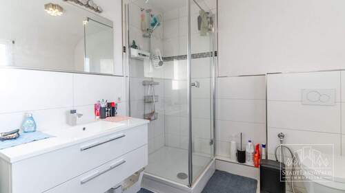 DG - Badezimmer - Einfamilienhaus mit 222,00 m&sup2; in Schweix zum Kaufen