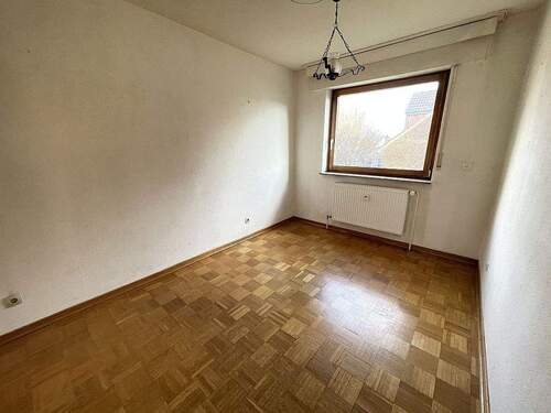 Essplatz mit Parkettboden - 