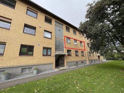 Hausansicht - Eingangsseite - 2 Zimmer Etagenwohnung in Minden