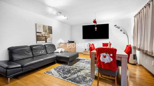 Wohnzimmer 1 - 4 Zimmer Etagenwohnung in Augsburg