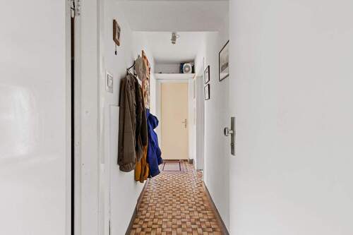 Flur EG - Mehrfamilienhaus, Wohnhaus mit 152,60 m&sup2; in Hamburg / Rahlstedt zum Kaufen