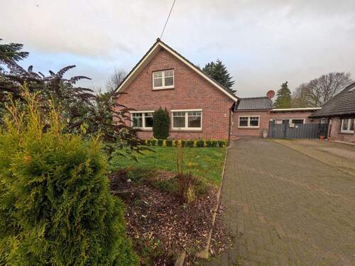 Hausfront 2 - 4 Zimmer Einfamilienhaus zum Kaufen in Varel