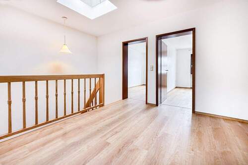 OG Studio - Reihenhaus in Veitshöchheim - mit Mainblick, Garten und Terrasse