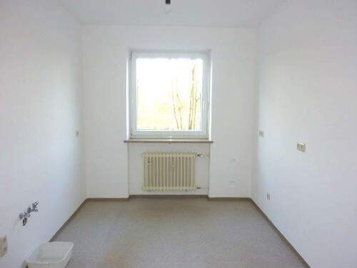 Küche ohne EBK - Etagenwohnung mit 80,00 m&sup2; in Landshut zur Miete