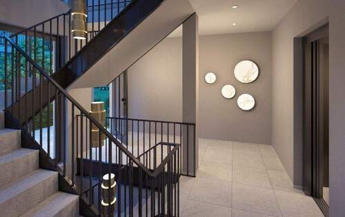 Eingang mit Fahrstuhl - 2 Zimmer Etagenwohnung in München