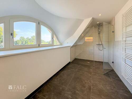 Duchbad im Obergeschoss - 