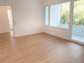 2 (KI Staging) - Idyllisches Wohnen: 5-Zimmer-Wohnung in Düsseldorf-Ludenberg mit Balkon und Einbauküche