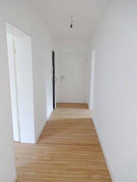 3 - 5 Zimmer Etagenwohnung in Düsseldorf
