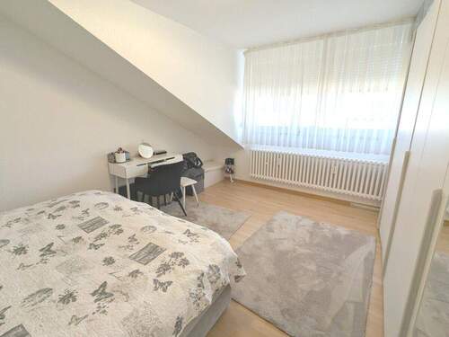 Schlafzimmer - Etagenwohnung mit 78,30 m² in Grevenbroich / Kapellen zur Miete