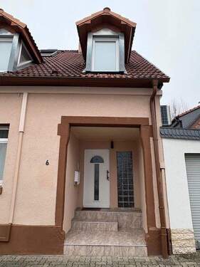 Hauseingang - 6 Zimmer Einfamilienhaus zum Kaufen in Karlsruhe