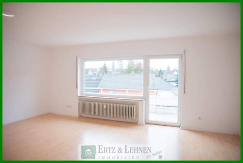 Wohn-Esszimmer mit Zugang zum Balkon - 2 Zimmer Etagenwohnung zur Miete in Wittlich