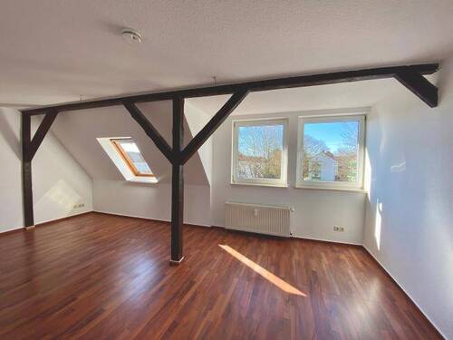 Wohnzimmer - Etagenwohnung mit 66,00 m&sup2; in Oschersleben zur Miete