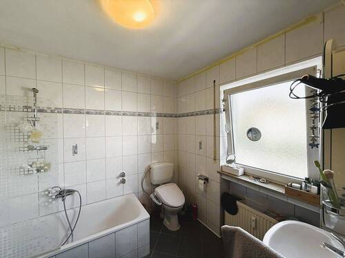 Bad - 3 Zimmer Etagenwohnung zur Miete in Ingolstadt