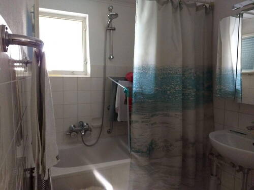 2-Zi. Whg Bad - 