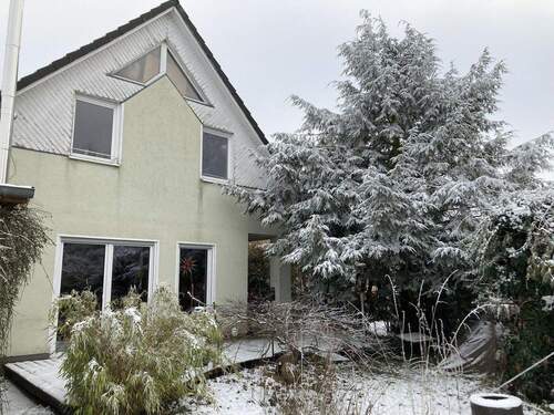 Außenansicht Winter - 6 Zimmer Einfamilienhaus zum Kaufen in Nauen