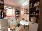 Badezimmer mit Wanne - 