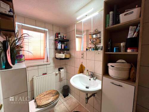 Badezimmer mit Wanne - 