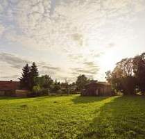 Schkopau OT Hohenweiden: 2.900 qm Baugrundstück mit schöner Klinker-Scheune - Schkopau-Hohenweiden