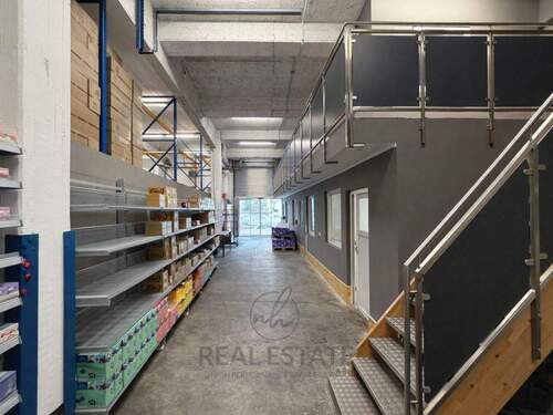 4.jpg - Halle in Hamburg zur Miete