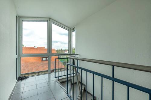 Treppenhaus - 2 Zimmer Etagenwohnung zum Kaufen in Berlin