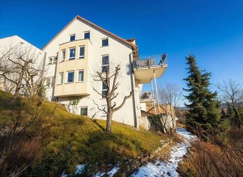 Großer Garten - 8 Zimmer Doppelhaushälfte in Holzgerlingen