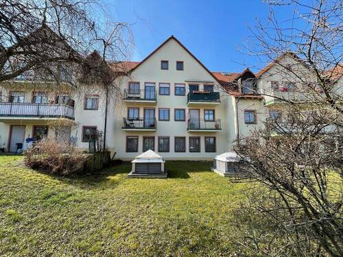 Hausansicht - 3 Zimmer Etagenwohnung in Bannewitz