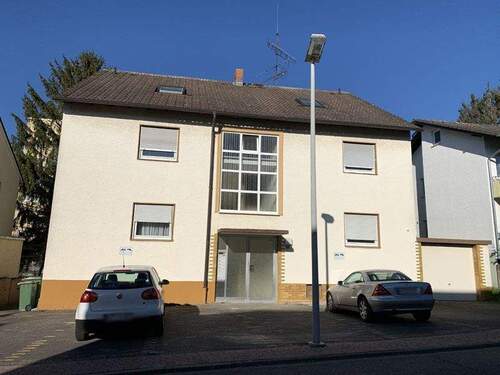 Hausansicht - Reserviert: Modernisierte 2 Zimmer-Wohnung mit KFZ-Stellplatz in Mainz-Marienborn, nähe ZDF