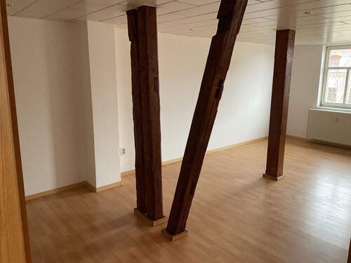 Wohnzimmer - 3 Zimmer Etagenwohnung in Naumburg