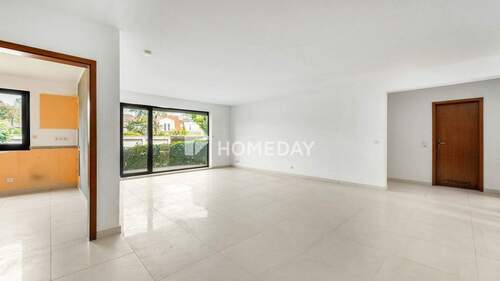 Wohnzimmer 1 - 4 Zimmer Etagenwohnung in Köln