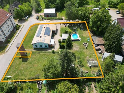 Grundstücksgrenze - 9 Zimmer Einfamilienhaus zum Kaufen in Ankershagen