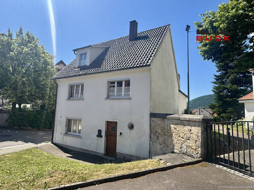 Hausansicht - 6 Zimmer Einfamilienhaus in Bad Überkingen