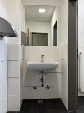 Herren-WC-Raum - 