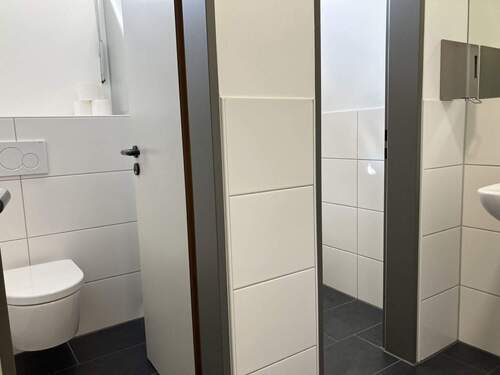 Damen-WC-Raum - 