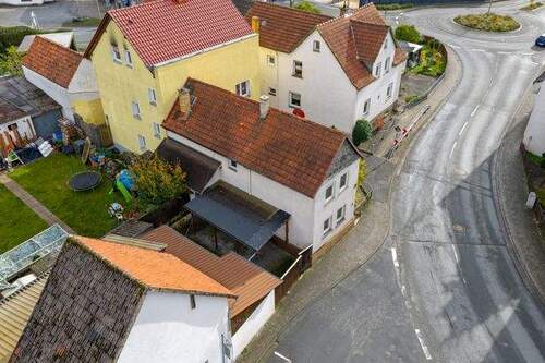 Drohne_Haus mit Scheune - Einfamilienhaus mit 96,00 m² in Solms zum Kaufen