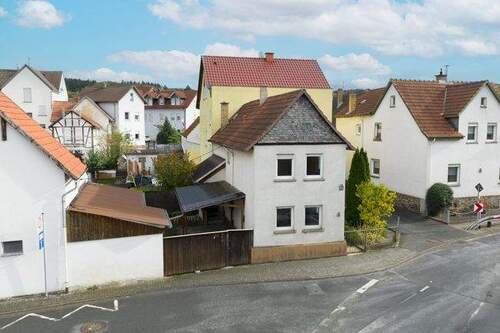 Drohne_Haus mit Scheune_Front - 