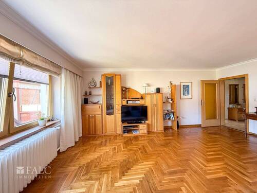 Wohnzimmer Hauptwohnung - 