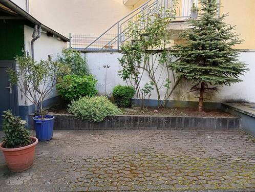 Hof vor dem Haus - 5 Zimmer Einfamilienhaus zum Kaufen in Treis-Karden