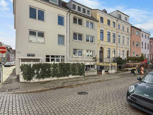 Front - Mehrfamilienhaus, Wohnhaus zum Kaufen in Bremen